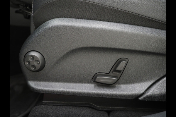 Mercedes-Benz GLC Coupé 300e 4MATIC AMG | Leder/Alcantara | Camera | Stoelverwarming | Sportstuur | Cruise | DAB | Carplay