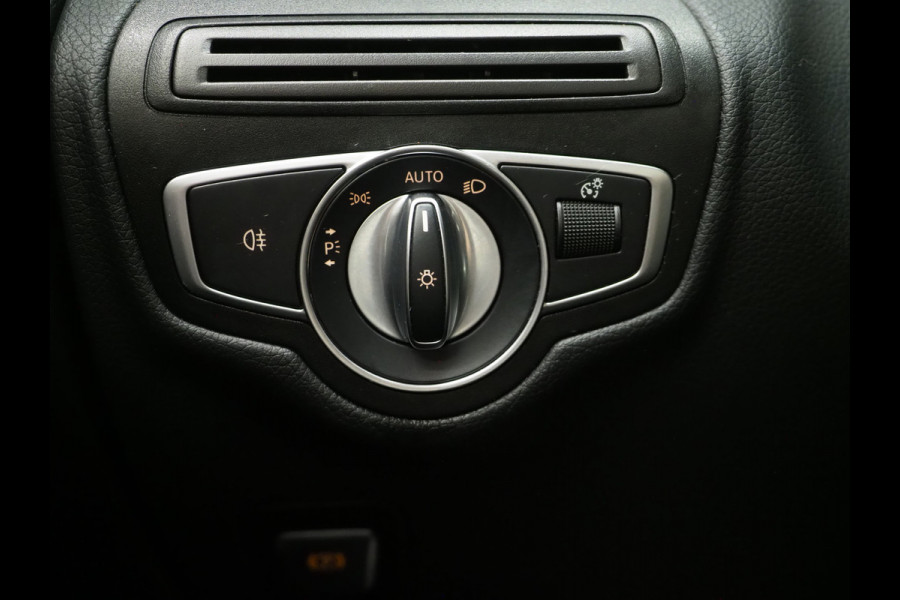 Mercedes-Benz GLC Coupé 300e 4MATIC AMG | Leder/Alcantara | Camera | Stoelverwarming | Sportstuur | Cruise | DAB | Carplay