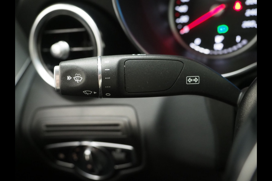 Mercedes-Benz GLC Coupé 300e 4MATIC AMG | Leder/Alcantara | Camera | Stoelverwarming | Sportstuur | Cruise | DAB | Carplay