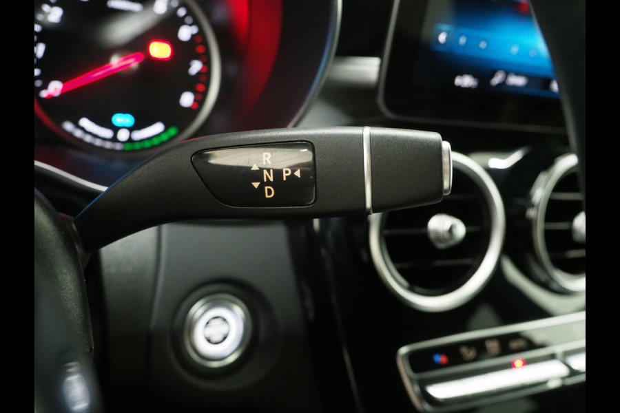 Mercedes-Benz GLC Coupé 300e 4MATIC AMG | Leder/Alcantara | Camera | Stoelverwarming | Sportstuur | Cruise | DAB | Carplay