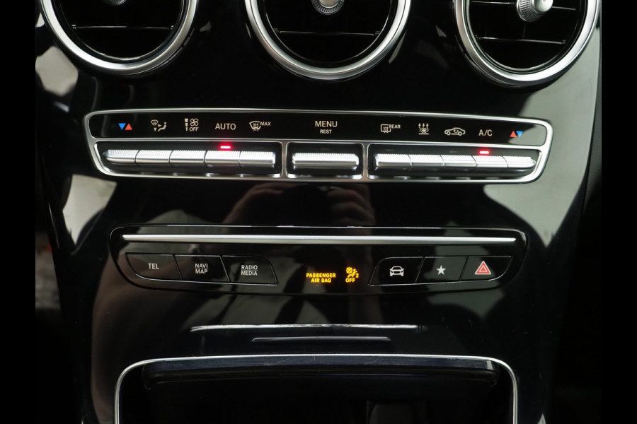 Mercedes-Benz GLC Coupé 300e 4MATIC AMG | Leder/Alcantara | Camera | Stoelverwarming | Sportstuur | Cruise | DAB | Carplay