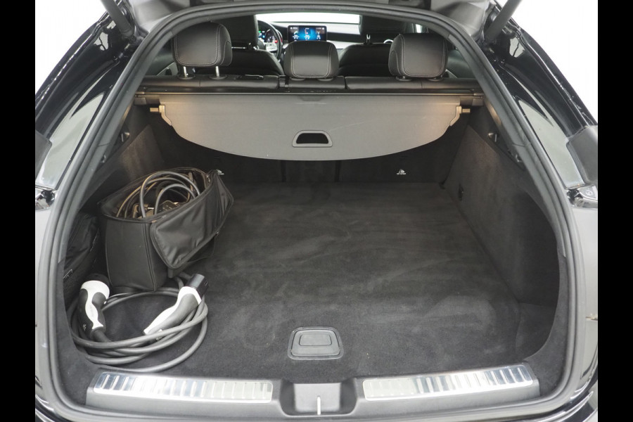 Mercedes-Benz GLC Coupé 300e 4MATIC AMG | Leder/Alcantara | Camera | Stoelverwarming | Sportstuur | Cruise | DAB | Carplay