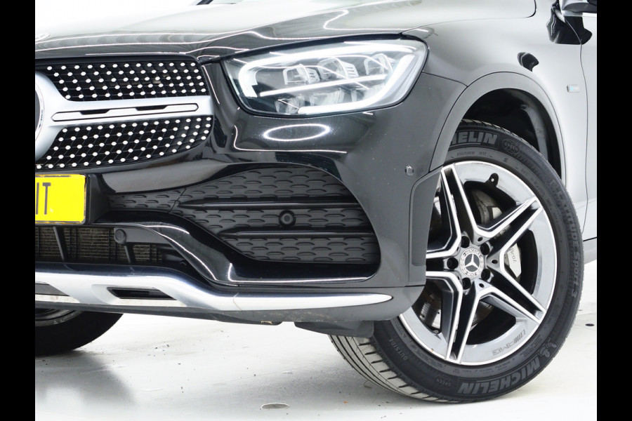 Mercedes-Benz GLC Coupé 300e 4MATIC AMG | Leder/Alcantara | Camera | Stoelverwarming | Sportstuur | Cruise | DAB | Carplay