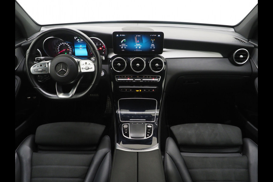 Mercedes-Benz GLC Coupé 300e 4MATIC AMG | Leder/Alcantara | Camera | Stoelverwarming | Sportstuur | Cruise | DAB | Carplay