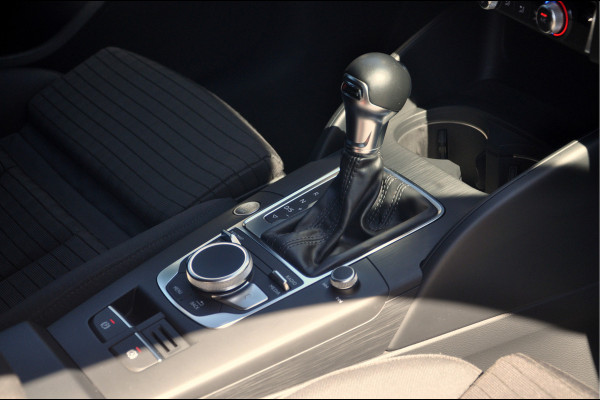 Audi A3 Sportback 1.5 TFSI CoD Design Pro Line Plus | Navi | Trekhaak | Nette staat!