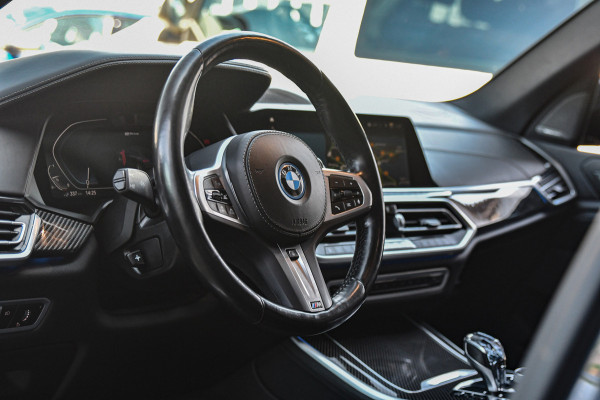 BMW X5 XDrive45e M-Sport, Massage, Laser, 22" Vossen, Comfort, Shadow, Luchtvering, Trekhaak, Pano, Ventilatie, Keyless, ACC, Full