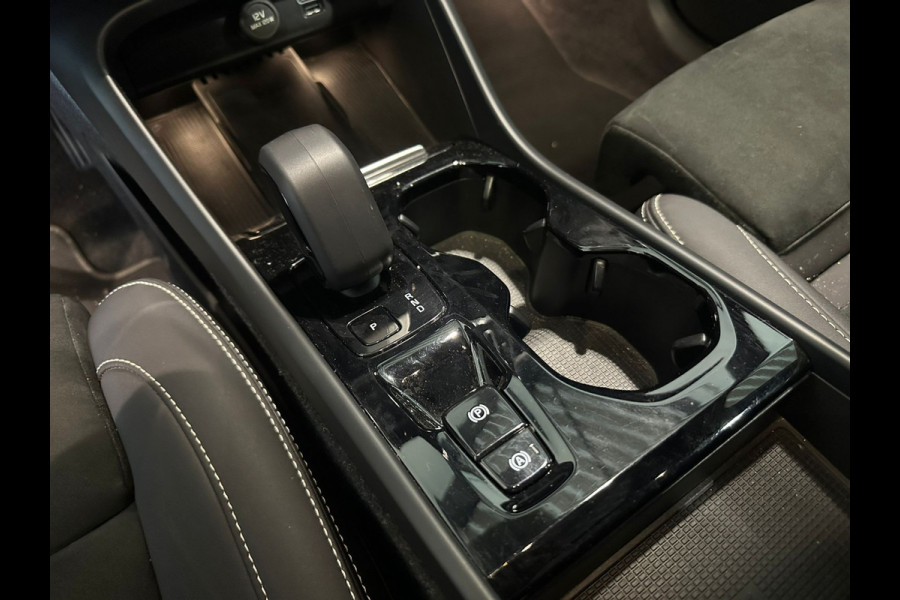 Volvo XC40 T5 Aut. Plug-in Hybrid Ultimate Dark ACC Leder Parkeercamera 262pk