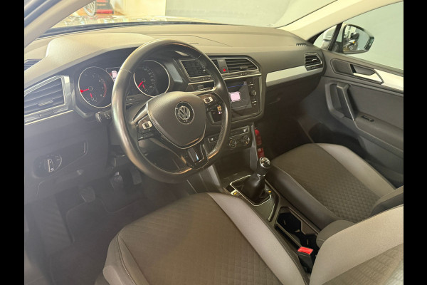 Volkswagen Tiguan 1.5 TSI ACT Comfortline Business | Navigatie | Sensoren.
