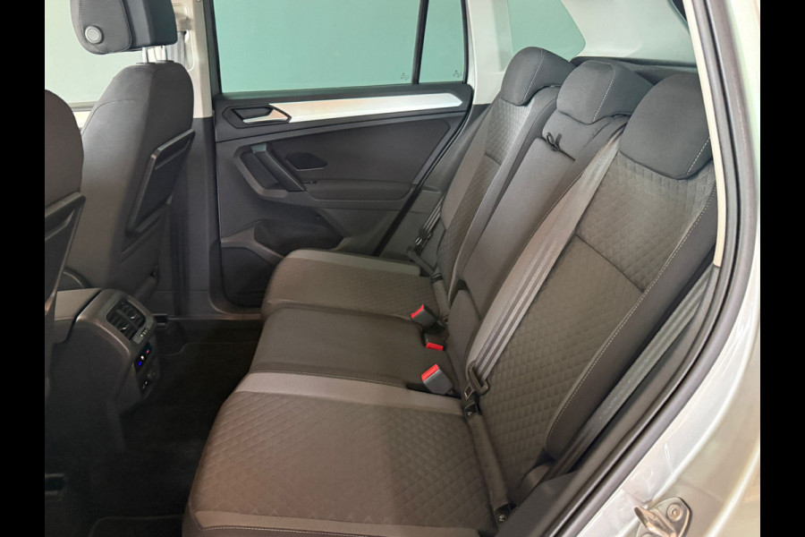 Volkswagen Tiguan 1.5 TSI ACT Comfortline Business | Navigatie | Sensoren.