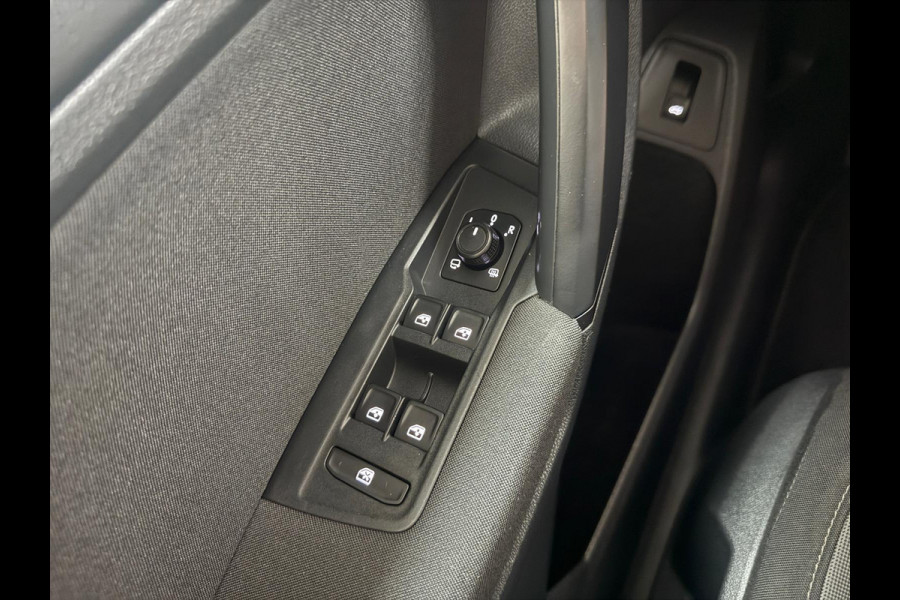 Volkswagen Tiguan 1.5 TSI ACT Comfortline Business | Navigatie | Sensoren.