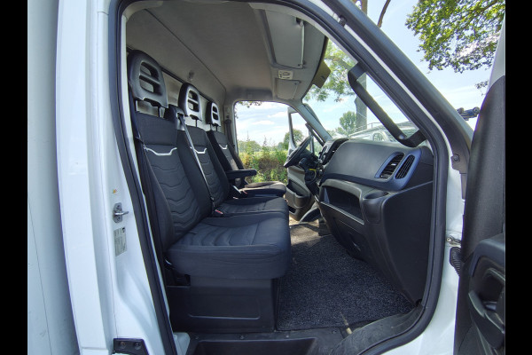 Iveco Daily 35C16H 2.3 410 Automaat Meubelbak 3-Persoons Euro 6 Camera Navi Bluetooth Airco Cruise Control Led Lat om Lat betimmering Achterdeuren 1e Eigenaar Toegestane max. massa voertuig 3500 kg