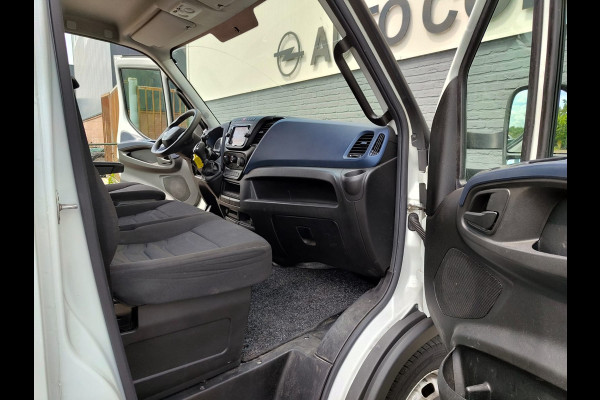 Iveco Daily 35C16H 2.3 410 Automaat Meubelbak 3-Persoons Euro 6 Camera Navi Bluetooth Airco Cruise Control Led Lat om Lat betimmering Achterdeuren 1e Eigenaar Toegestane max. massa voertuig 3500 kg