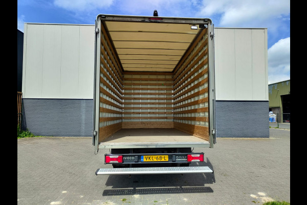 Iveco Daily 35C16H 2.3 410 Automaat Meubelbak 3-Persoons Euro 6 Camera Navi Bluetooth Airco Cruise Control Led Lat om Lat betimmering Achterdeuren 1e Eigenaar Toegestane max. massa voertuig 3500 kg