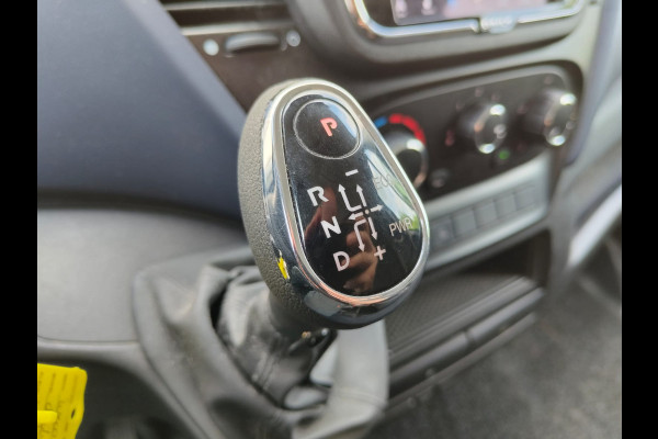Iveco Daily 35C16H 2.3 410 Automaat Meubelbak 3-Persoons Euro 6 Camera Navi Bluetooth Airco Cruise Control Led Lat om Lat betimmering Achterdeuren 1e Eigenaar Toegestane max. massa voertuig 3500 kg
