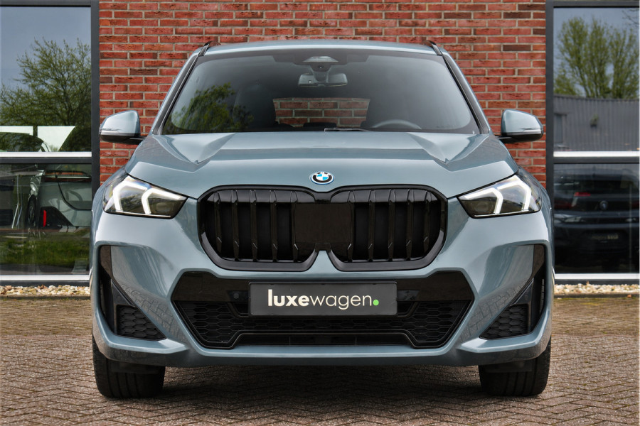 BMW X1 xDrive25e M-Sport Premium 18inch Leder Camera ACC-voorbereiding