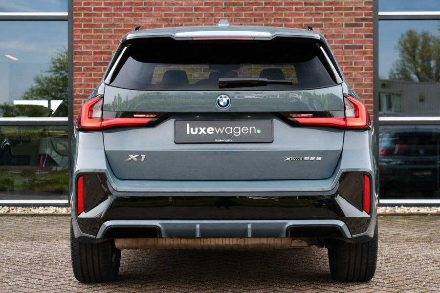 BMW X1 xDrive25e M-Sport Premium 18inch Leder Camera ACC-voorbereiding