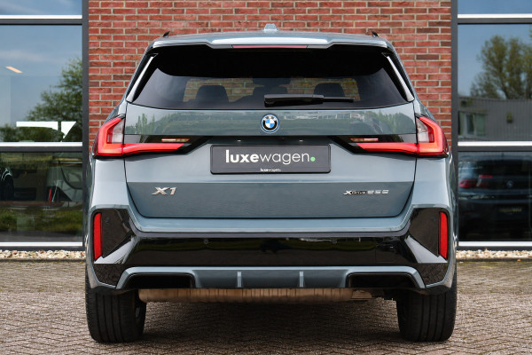 BMW X1 xDrive25e M-Sport Premium 18inch Leder Camera ACC-voorbereiding