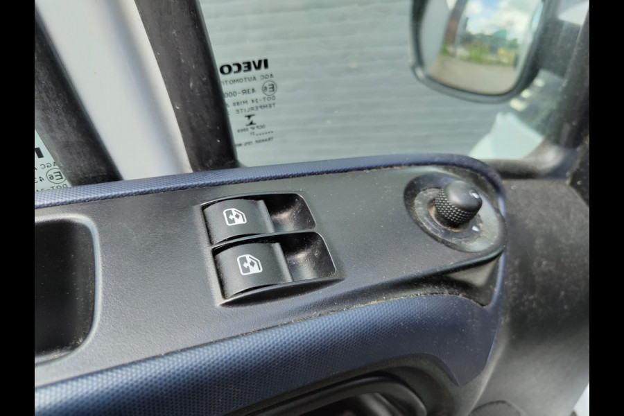 Iveco Daily 35C16H 2.3 410 Automaat Meubelbak 3-Persoons Euro 6 Camera Navi Bluetooth Airco Cruise Control Led Lat om Lat betimmering Achterdeuren 1e Eigenaar Toegestane max. massa voertuig 3500 kg
