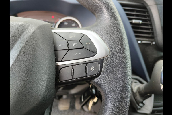 Iveco Daily 35C16H 2.3 410 Automaat Meubelbak 3-Persoons Euro 6 Camera Navi Bluetooth Airco Cruise Control Led Lat om Lat betimmering Achterdeuren 1e Eigenaar Toegestane max. massa voertuig 3500 kg