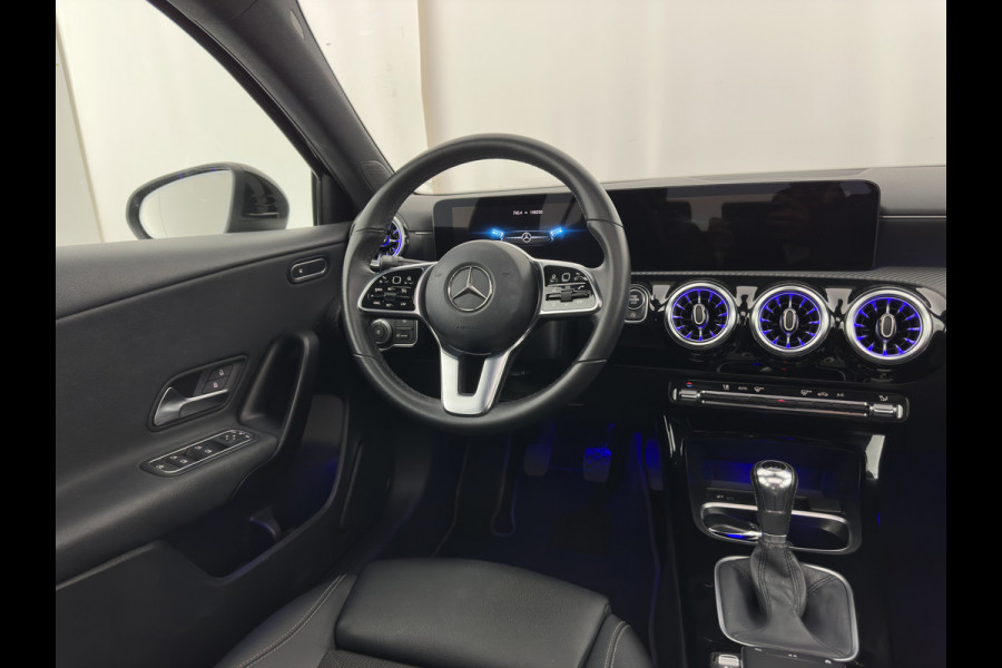 Mercedes-Benz A-Klasse 180 d Advantage (INCL-BTW) *PANO | LEATHER-FABRIC | WIDE-DIGICOCKPIT | AMBIENT-LIGHT | FULL-LED | SURROUND-VIEW | NAVI-FULLMAP | CARBON-INLAY | HEATED-SPORTSEATS | 17''ALU*