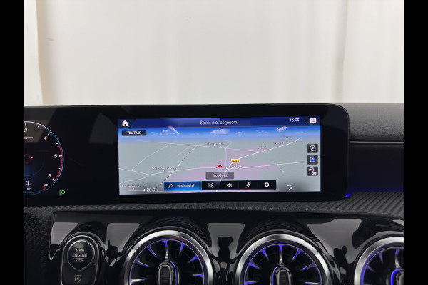 Mercedes-Benz A-Klasse 180 d Advantage (INCL-BTW) *PANO | LEATHER-FABRIC | WIDE-DIGICOCKPIT | AMBIENT-LIGHT | FULL-LED | SURROUND-VIEW | NAVI-FULLMAP | CARBON-INLAY | HEATED-SPORTSEATS | 17''ALU*