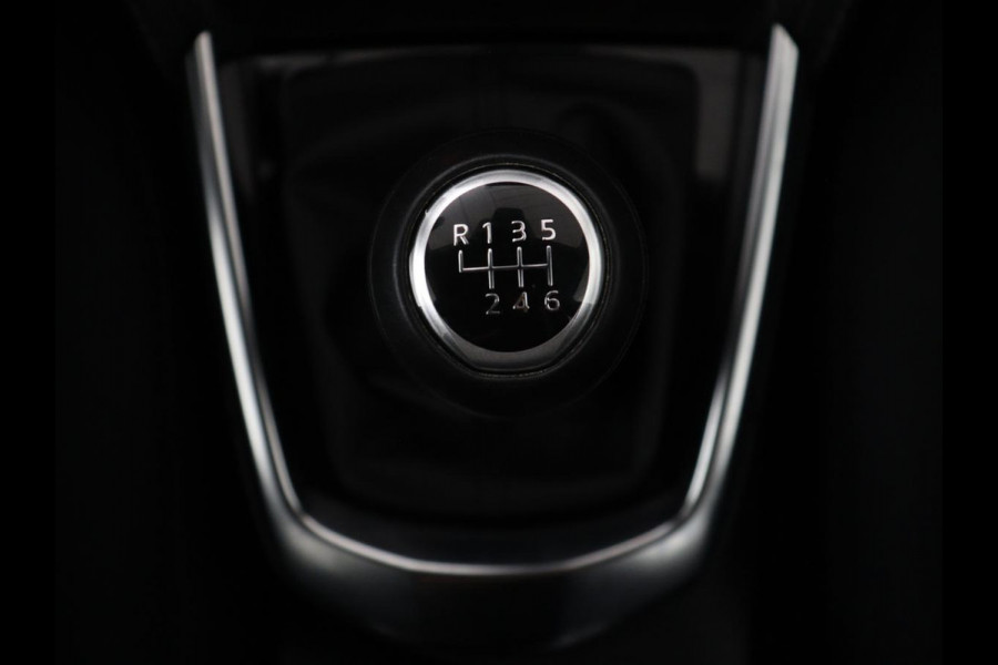 Mazda 2 1.5 Skyactiv-G Luxury | Stoel en stuurverwarming | Cruise control | Parkeersensoren | DAB | LM| Stoel en stuurverwarming | Cruise control | Parkeersensoren | DAB | LM