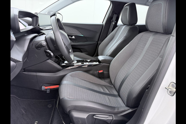 Peugeot e-2008 EV Allure Pack 50kWh SOH 95% 3-Fase 360°Camera 3D-Navi Apple Carplay Android Auto Ecc Cruise Control Pdc Keyless Privacy Glas Lmv Led DAB+ Bluetooth Lane Assist Isofix Rijstrooksensor Origineel Nederlandse Auto