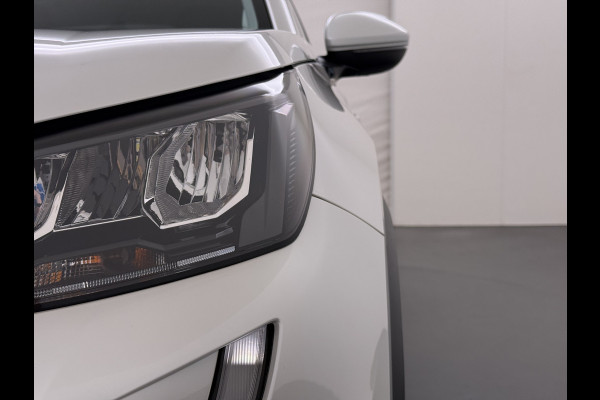 Peugeot e-2008 EV Allure Pack 50kWh SOH 95% 3-Fase 360°Camera 3D-Navi Apple Carplay Android Auto Ecc Cruise Control Pdc Keyless Privacy Glas Lmv Led DAB+ Bluetooth Lane Assist Isofix Rijstrooksensor Origineel Nederlandse Auto