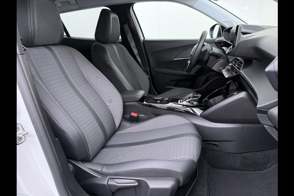 Peugeot e-2008 EV Allure Pack 50kWh SOH 95% 3-Fase 360°Camera 3D-Navi Apple Carplay Android Auto Ecc Cruise Control Pdc Keyless Privacy Glas Lmv Led DAB+ Bluetooth Lane Assist Isofix Rijstrooksensor Origineel Nederlandse Auto