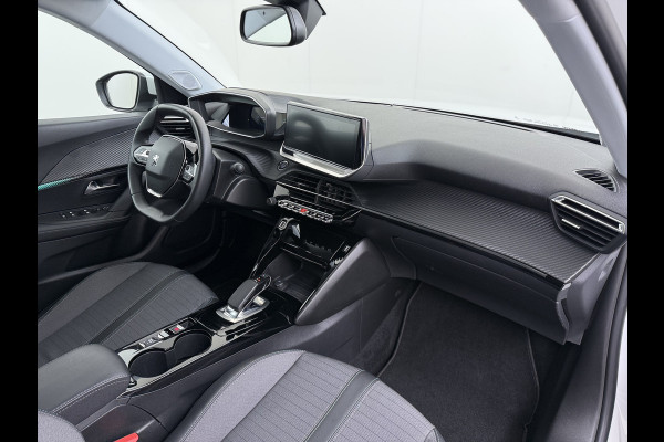 Peugeot e-2008 EV Allure Pack 50kWh SOH 95% 3-Fase 360°Camera 3D-Navi Apple Carplay Android Auto Ecc Cruise Control Pdc Keyless Privacy Glas Lmv Led DAB+ Bluetooth Lane Assist Isofix Rijstrooksensor Origineel Nederlandse Auto
