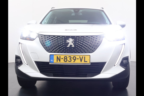Peugeot e-2008 EV Allure Pack 50kWh SOH 95% 3-Fase 360°Camera 3D-Navi Apple Carplay Android Auto Ecc Cruise Control Pdc Keyless Privacy Glas Lmv Led DAB+ Bluetooth Lane Assist Isofix Rijstrooksensor Origineel Nederlandse Auto