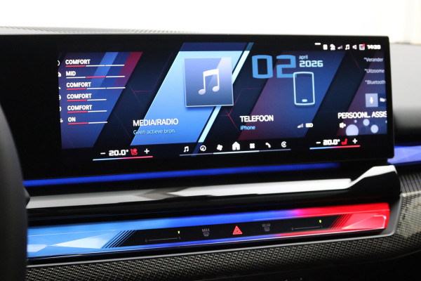 BMW M5 Touring 728 PK PHEV, M-Drivers Pack, Panoramadak, B&W Sound, Trekhaak, Carbon Int, Driv. Ass. Prof, Comfort Pack