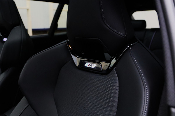 BMW M5 Touring 728 PK PHEV, M-Drivers Pack, Panoramadak, B&W Sound, Trekhaak, Carbon Int, Driv. Ass. Prof, Comfort Pack
