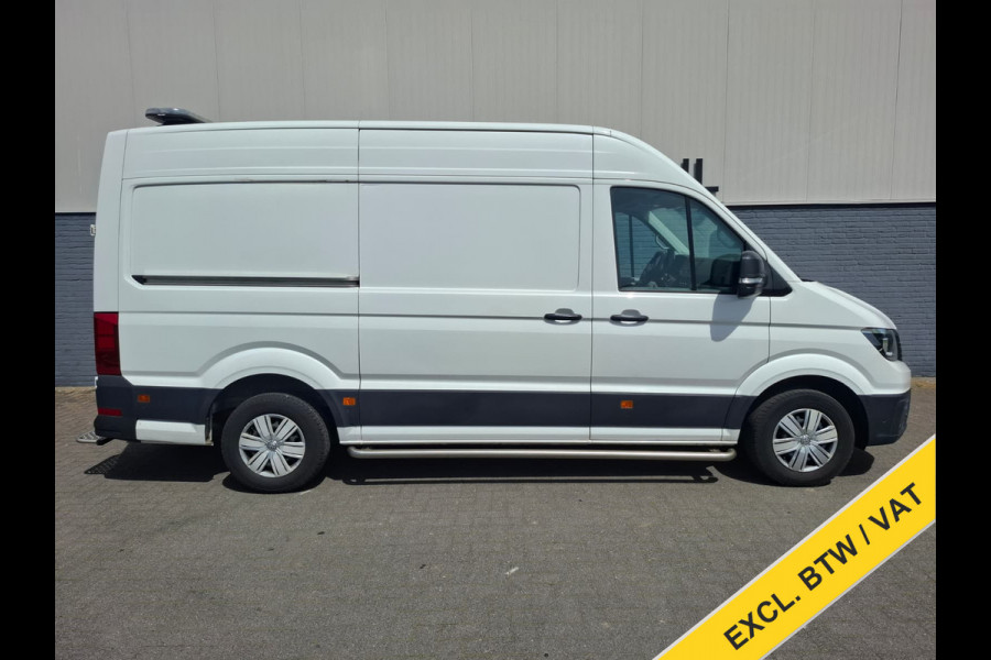 Volkswagen Crafter 35 2.0TDI L3H3 3-Persoons Camera Navi Cruise Control Voorruitverwarming Pdc DAB+ Bluetooth Airco Highline Betonplex vloer Wandbetimmering Schuifdeur Regen-Lichtsensor 2.500KG Trekgewicht Origineel Nederlandse Auto