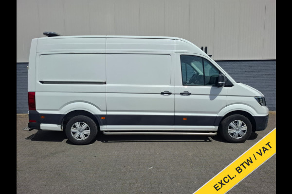 Volkswagen Crafter 35 2.0TDI L3H3 3-Persoons Camera Navi Cruise Control Voorruitverwarming Pdc DAB+ Bluetooth Airco Highline Betonplex vloer Wandbetimmering Schuifdeur Regen-Lichtsensor 2.500KG Trekgewicht Origineel Nederlandse Auto