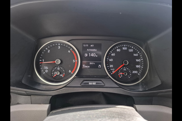 Volkswagen Crafter 35 2.0TDI L3H3 3-Persoons Camera Navi Cruise Control Voorruitverwarming Pdc DAB+ Bluetooth Airco Highline Betonplex vloer Wandbetimmering Schuifdeur Regen-Lichtsensor 2.500KG Trekgewicht Origineel Nederlandse Auto