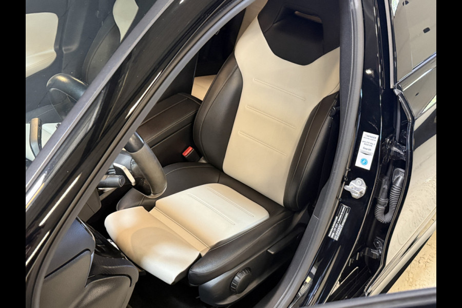 Mercedes-Benz A-Klasse 180 Business Solution AMG | Sfeerverlichting | Leder | Stoelverwarming