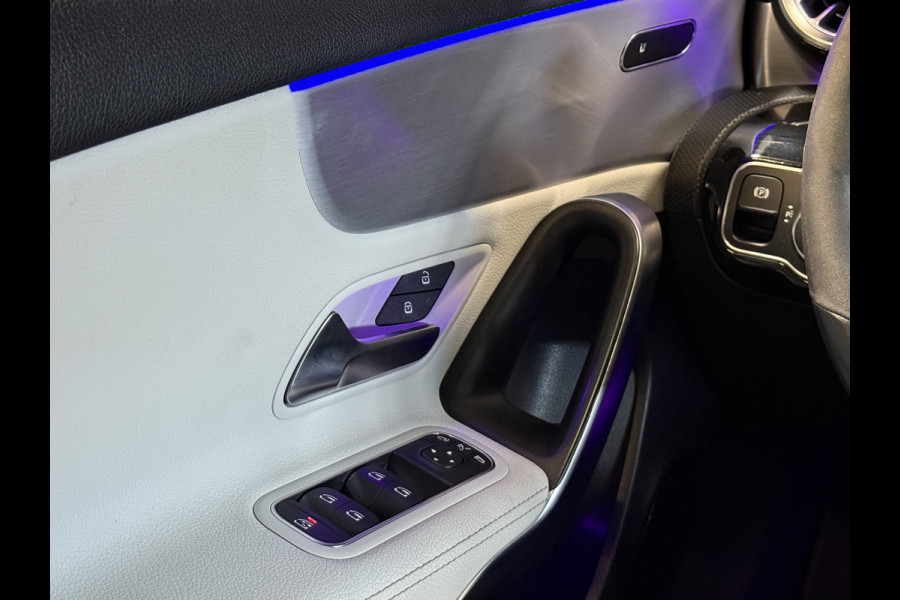 Mercedes-Benz A-Klasse 180 Business Solution AMG | Sfeerverlichting | Leder | Stoelverwarming