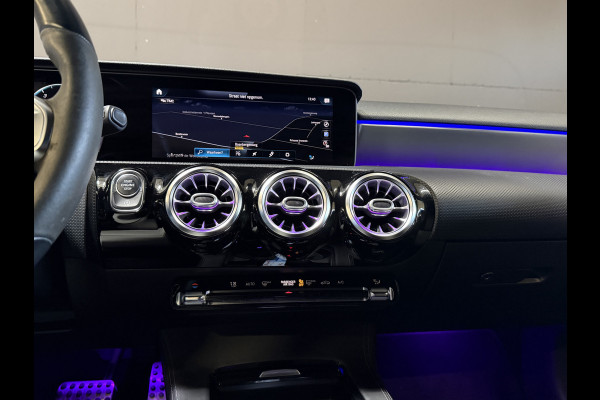 Mercedes-Benz A-Klasse 180 Business Solution AMG | Sfeerverlichting | Leder | Stoelverwarming