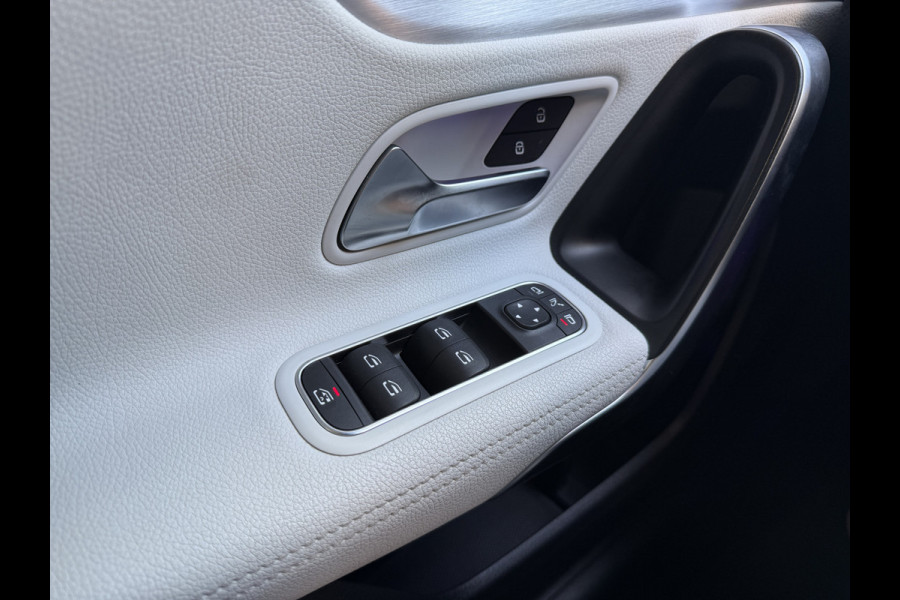 Mercedes-Benz A-Klasse 180 Business Solution AMG | Sfeerverlichting | Leder | Stoelverwarming