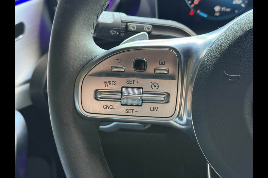 Mercedes-Benz A-Klasse 180 Business Solution AMG | Sfeerverlichting | Leder | Stoelverwarming