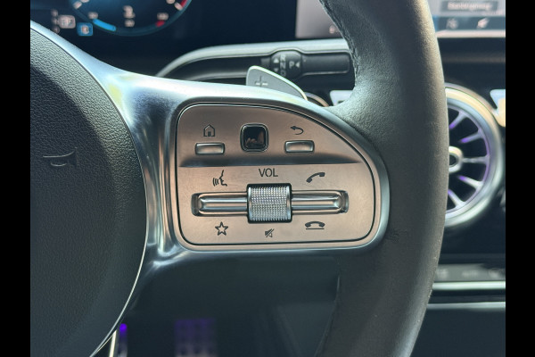 Mercedes-Benz A-Klasse 180 Business Solution AMG | Sfeerverlichting | Leder | Stoelverwarming
