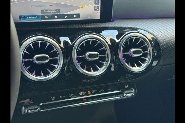 Mercedes-Benz A-Klasse 180 Business Solution AMG | Sfeerverlichting | Leder | Stoelverwarming