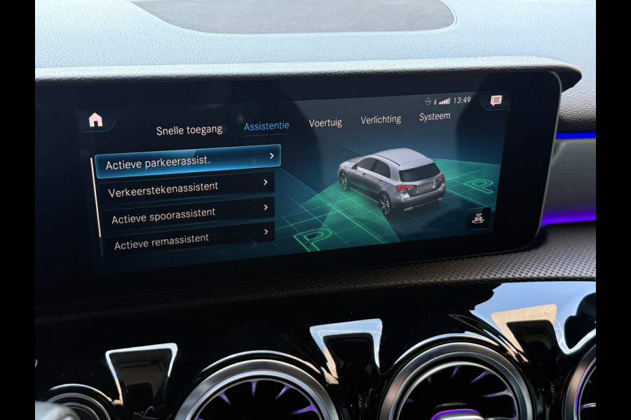 Mercedes-Benz A-Klasse 180 Business Solution AMG | Sfeerverlichting | Leder | Stoelverwarming