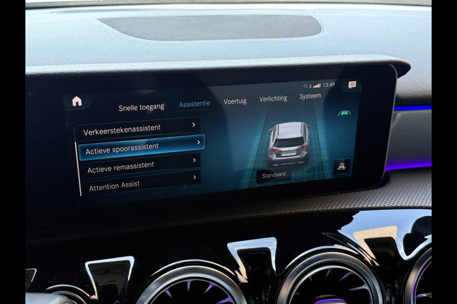 Mercedes-Benz A-Klasse 180 Business Solution AMG | Sfeerverlichting | Leder | Stoelverwarming