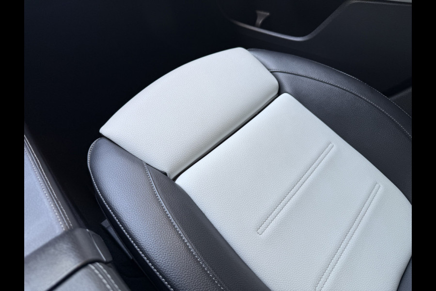 Mercedes-Benz A-Klasse 180 Business Solution AMG | Sfeerverlichting | Leder | Stoelverwarming