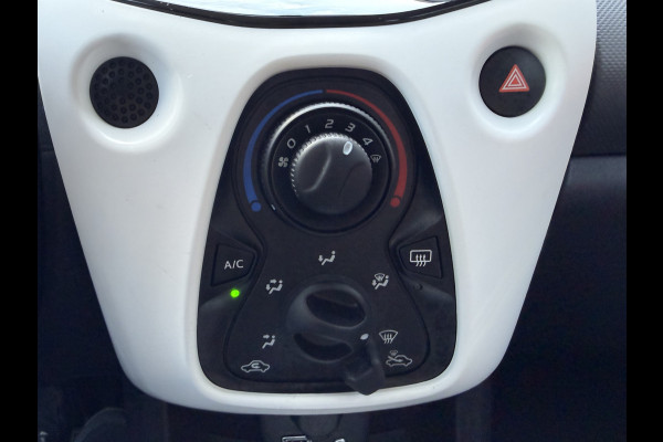 Citroën C1 1.0 VTi Feel (Camera - Navigatie via APP - Apple Carplay/Android Auto - Airco - DAB - Two TOne