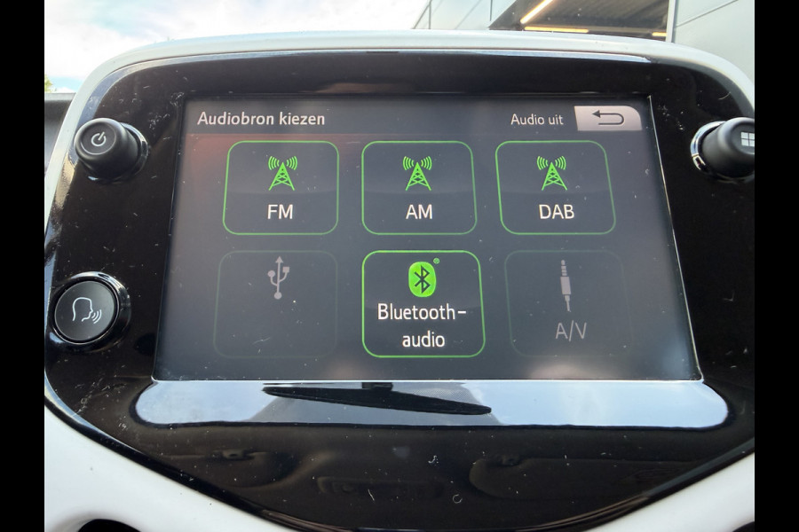 Citroën C1 1.0 VTi Feel (Camera - Navigatie via APP - Apple Carplay/Android Auto - Airco - DAB - Two TOne