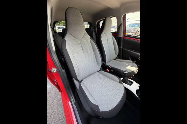 Citroën C1 1.0 VTi Feel (Camera - Navigatie via APP - Apple Carplay/Android Auto - Airco - DAB - Two TOne