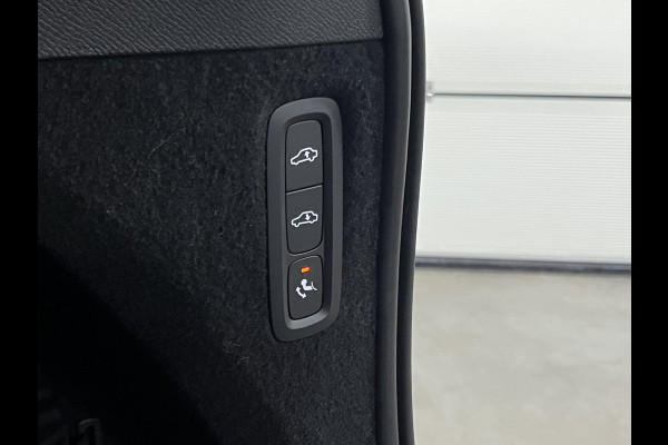 Volvo XC90 2.0 T8 Recharge AWD R-Design *long range* Luchtvering | Trekhaak | Open dak | Adapt. cruise | Stoel-/stuurverwarming | 360 camera | Stoelventilatie | 22" wielen